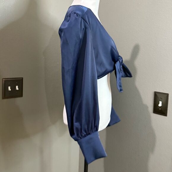 WAYF Blur Satin Wrap Crop Top Long Sleeve NWT - Picture 7 of 12